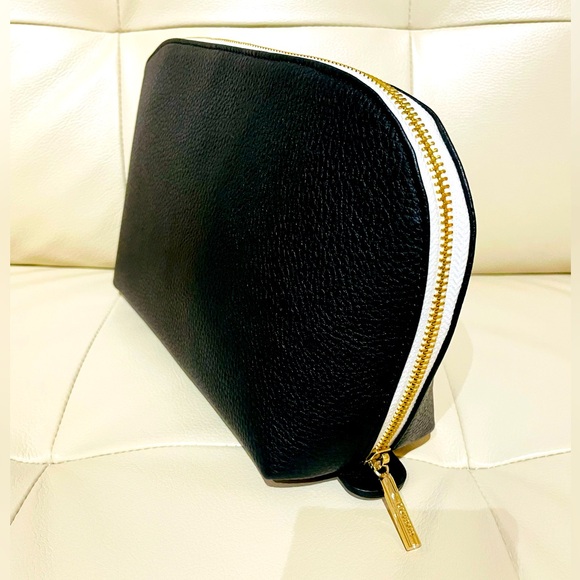 CUYANA BLACK LEATHER PEBBLE TRAVEL ACCESSORY CASE W/GOLD ZIPPER🌟🌟🌟NWT - Picture 6 of 15